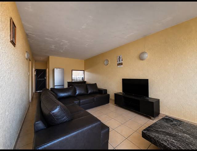 2 BEDROOM APARTMENT FOR SALE IN VEREENIGING CENTRAL
